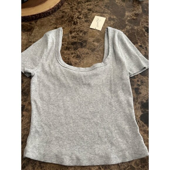 Universal Thread Women's Ribbed Shrunken Short Sleeve Scoop Neck Tee Gray XL - Picture 4 of 5